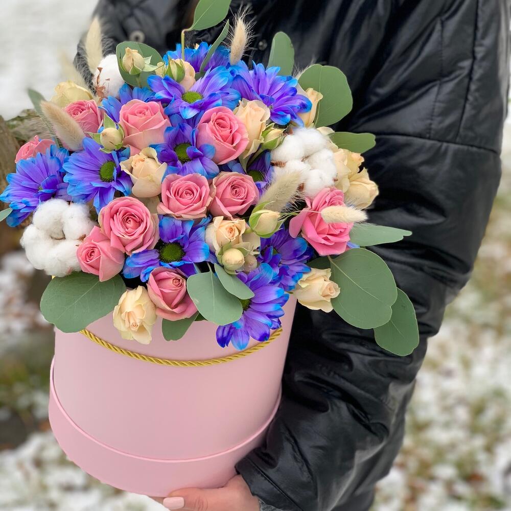 Коробка с чудесным синим акцентом